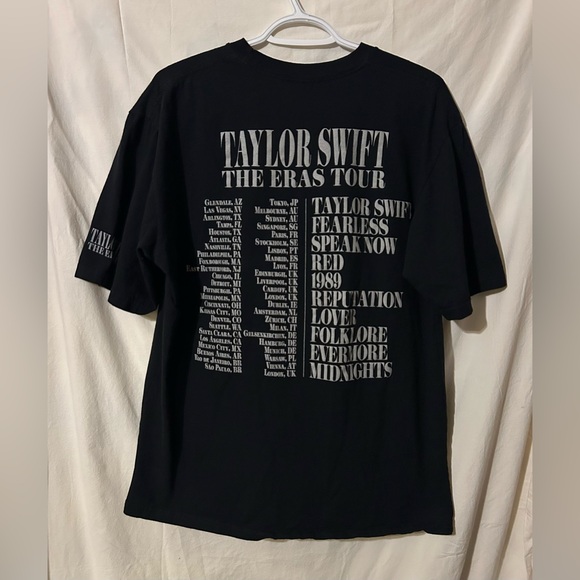 2023 Taylor Swift The Eras Tour Men’s Black Tee - Picture 4 of 6